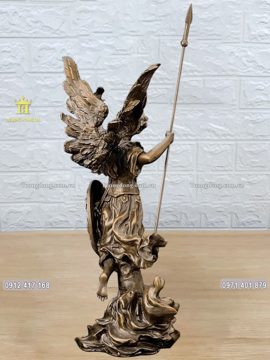 Bề mặt bên ngoài được hun nâu giả cổ uy nghiêm